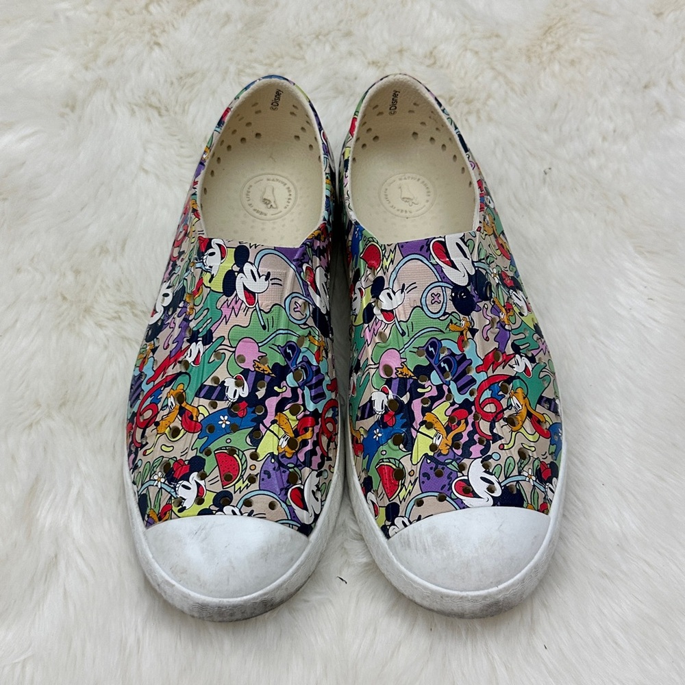 Native‎ X Disney water shoes